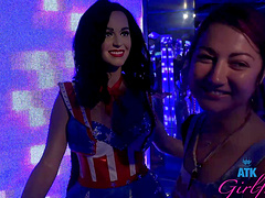 Sweet Lily Adams gives her boyfriend a handjob in the car