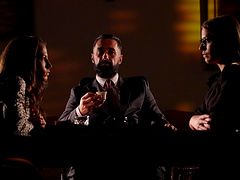 Eveline Dellai and Medusa Porn have fun with the same dude