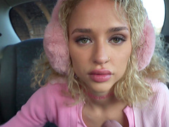 Blonde sweetie Geishakyd makes a cock disappear in her pussy