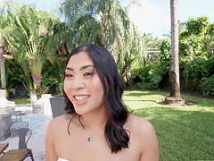 Emerald Loves gets fucked by Jovan Jordan outdoors