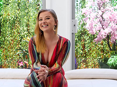 Amateur girl Arianna gives a blowjob and gets fucked during casting