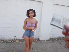 Fit stranger Dani Diaz takes money to be fucked in wet pussy