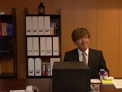 Japanese brunette girlfriend moans while getting fucked - Homemade