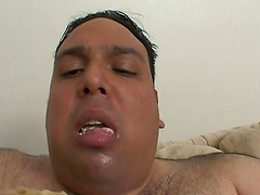 Fat dude gets his dick sucked by Veronica Jett on the couch