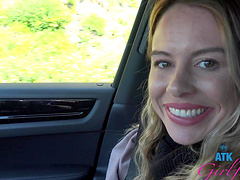 Homemade video in POV with Summer Vixen being nicely fingered