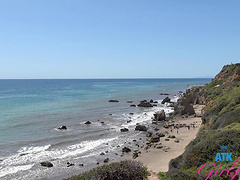 Homemade video in POV with Summer Vixen being nicely fingered