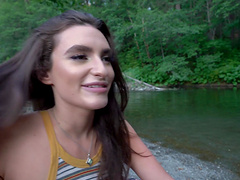 Amazing slut Mila Taylor gets rewarded with a facial outdoors