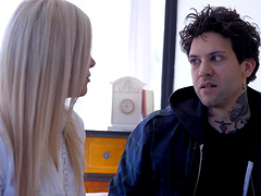 Tattooed dude gets a blowjob from India Summer before fucking her