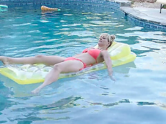 Katrina Jade can't stop moaning while getting eaten out by Cherie