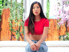 Cute couple casting: asian girl Elle gets fucked in jeans and panties