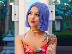 Tattooed amateur Luna spreads legs to ride a large dick - casting