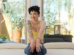 Cute girl has sex with a guy in jeans at casting