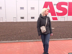 Naughty blonde Tereza Mer eats ass and gets fucked in the car