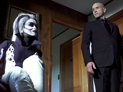 Dirty babe Skin Diamond puts makeup all over her face and blows