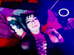 Kinky chick gives a blowjob and gets fucked in orgasmic pussy