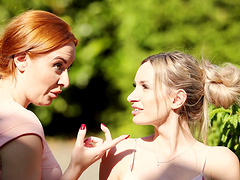 Desirable models Eve Berger and Micky Muffin share a cum gun