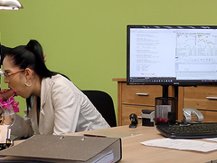 Hot Elis Dark spreads her legs adn gets her trimmed cunt banged