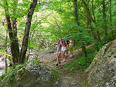 Hot lesbians drop their panties for an outdoors quickie - Una Fairy