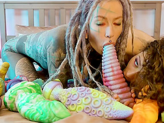 Kinky chicks enjoy during fingering - Stacy Bloom & Anuskatzz