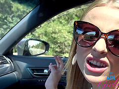 Skinny blonde Paris White sucks and fucks in a car