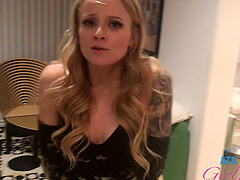 Blonde chick gets fucked in missionary position - Paris White