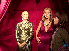 Brunette hottie Aliya Brynn gives her boyfriend a steamy blowjob