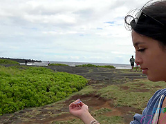 Pov beach date turns into steamy handjob session