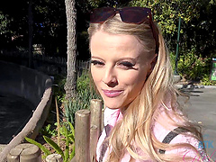 Tattooed hottie Paris White gives a messy blowjob