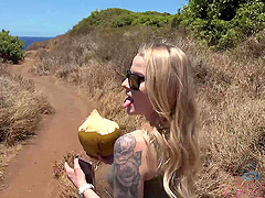 Homemade video of blonde Paris White giving a nice blowjob