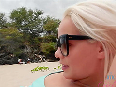 Blonde Elsa Jean enjoys while getting pleasured in the car