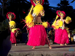 Gorgeous Vera King enjoys while being pleasured in public