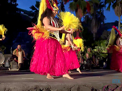 Gorgeous Vera King enjoys while being pleasured in public