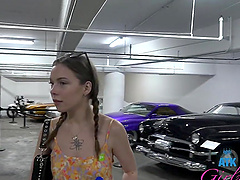 Homemade video in POV with Venus Vixen getting nicely fingered