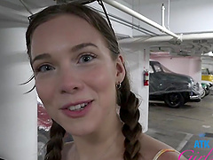 Homemade video in POV with Venus Vixen getting nicely fingered