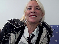 Steamy nylon couple gets down and dirty