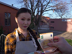 Amateur stranger Luna TrueLove takes money to be fucked in POV