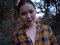 Amateur stranger Luna TrueLove takes money to be fucked in POV