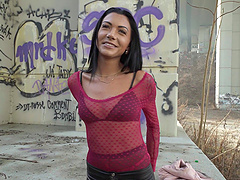 Amazing outdoors quickie with stunning stranger Adelle Sabelle