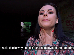 Brunette hottie gives a mind-blowing blowjob in public