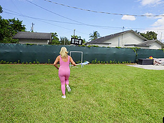 Natural tits blonde gives a mind-blowing bj to a lucky dude