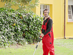 Double facial for pretty Sara Retali and Sara Diamante - threesome