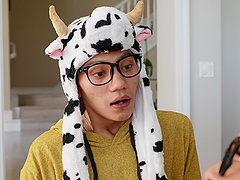 Tattooed vixen Mia Kay enjoys a steamy threesome with Donatello Devine