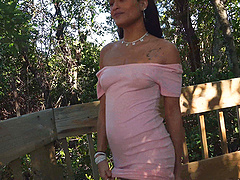 Natural tits and a nice ass on display in public