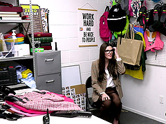 Glasses-clad Giovanni Francesco gets his cock sucked by a horny babe