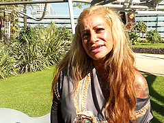 Curvy milf with big tits gets a messy cumshot