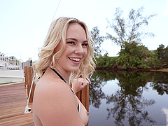 Bikini-clad babe gets pounded by big cock in outdoor romp