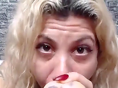 Tattooed babe explores her fetish for leather and toys on webcam