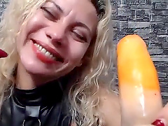 Tattooed babe explores her fetish for leather and toys on webcam