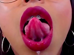 Slim tattooed babe pleasures herself with sex toys on webcam