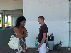 Couple enjoys cowgirl and doggystyle in hot sex session